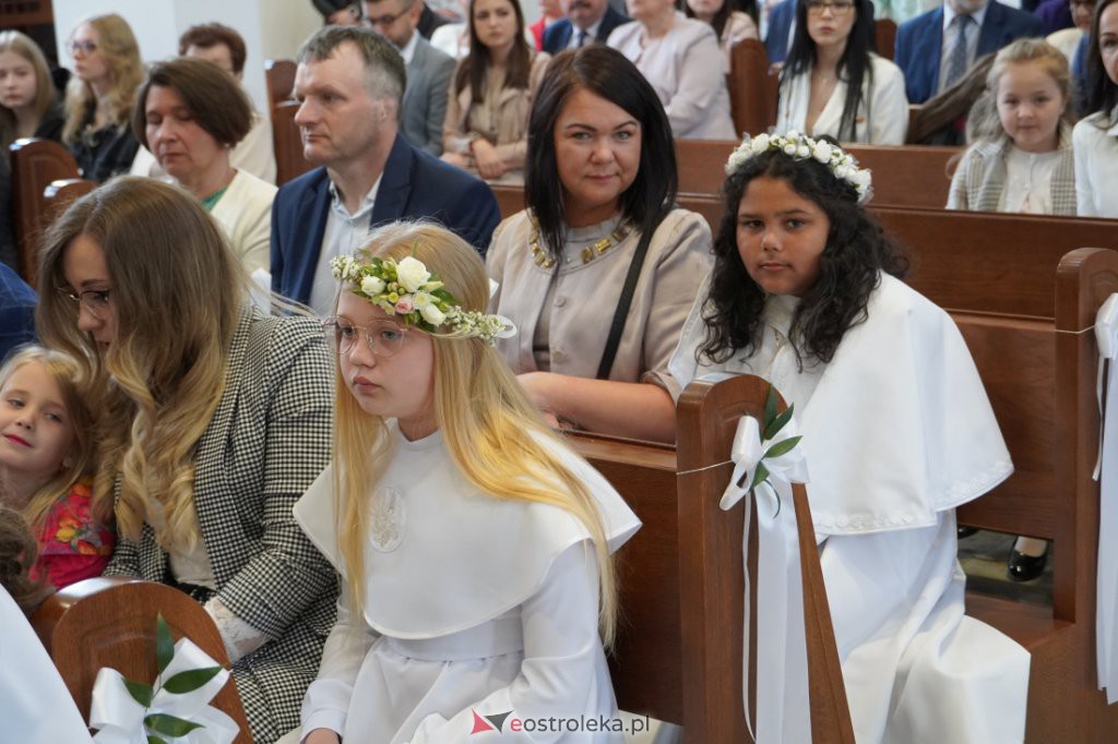 I Komunia Święta w parafii pw. św. Franciszka z Asyżu w Ostrołęce [14.05.2022] - zdjęcie #39 - eOstroleka.pl