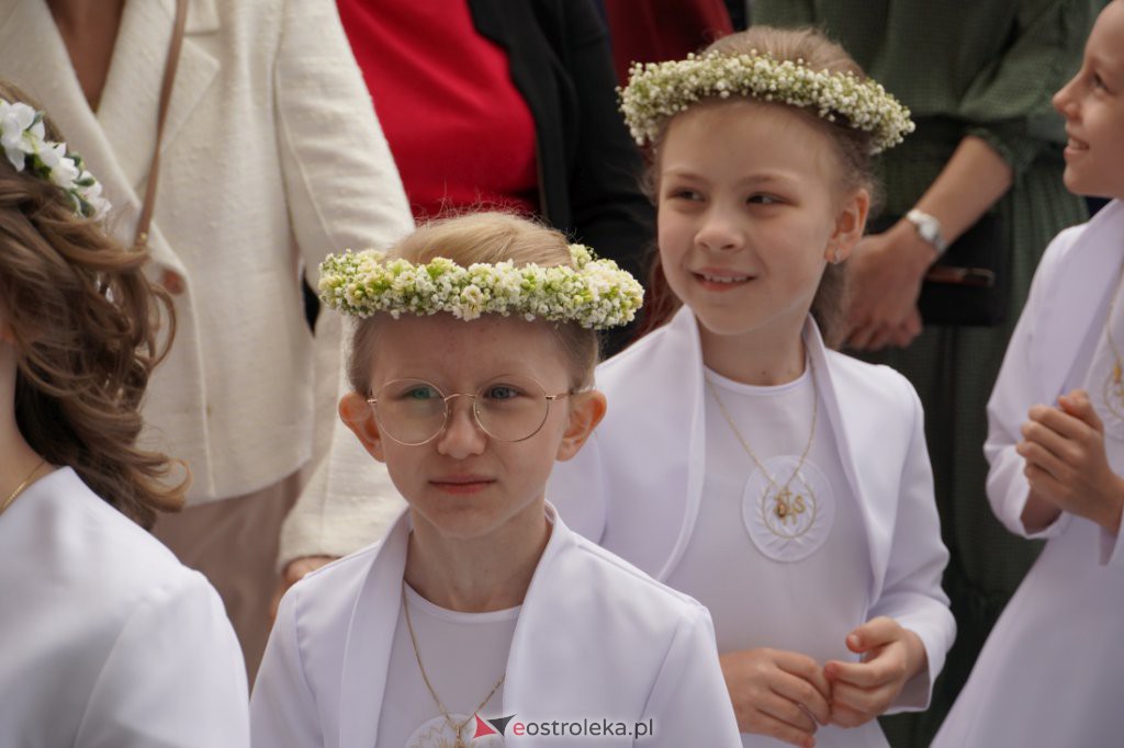 I Komunia Święta w parafii pw. św. Wojciecha w Ostrołęce [14.05.2022] - zdjęcie #8 - eOstroleka.pl