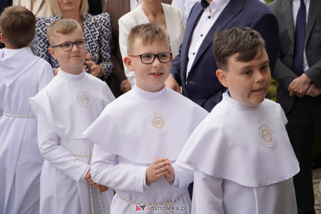 I Komunia Święta w parafii pw. św. Wojciecha w Ostrołęce [14.05.2022] - zdjęcie #10 - eOstroleka.pl