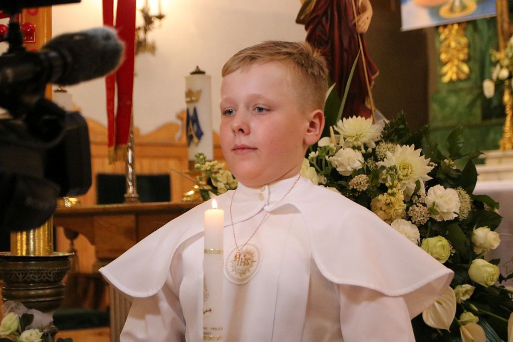 I Komunia Święta w ostrołęckiej farze [14.05.2022] - zdjęcie #110 - eOstroleka.pl
