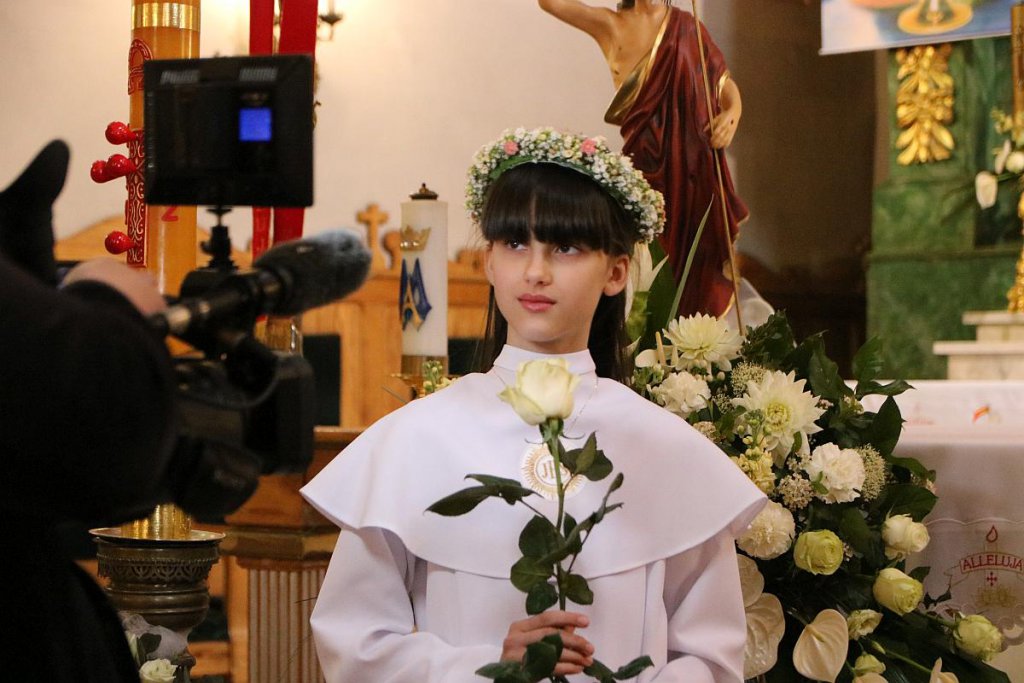 I Komunia Święta w ostrołęckiej farze [14.05.2022] - zdjęcie #108 - eOstroleka.pl