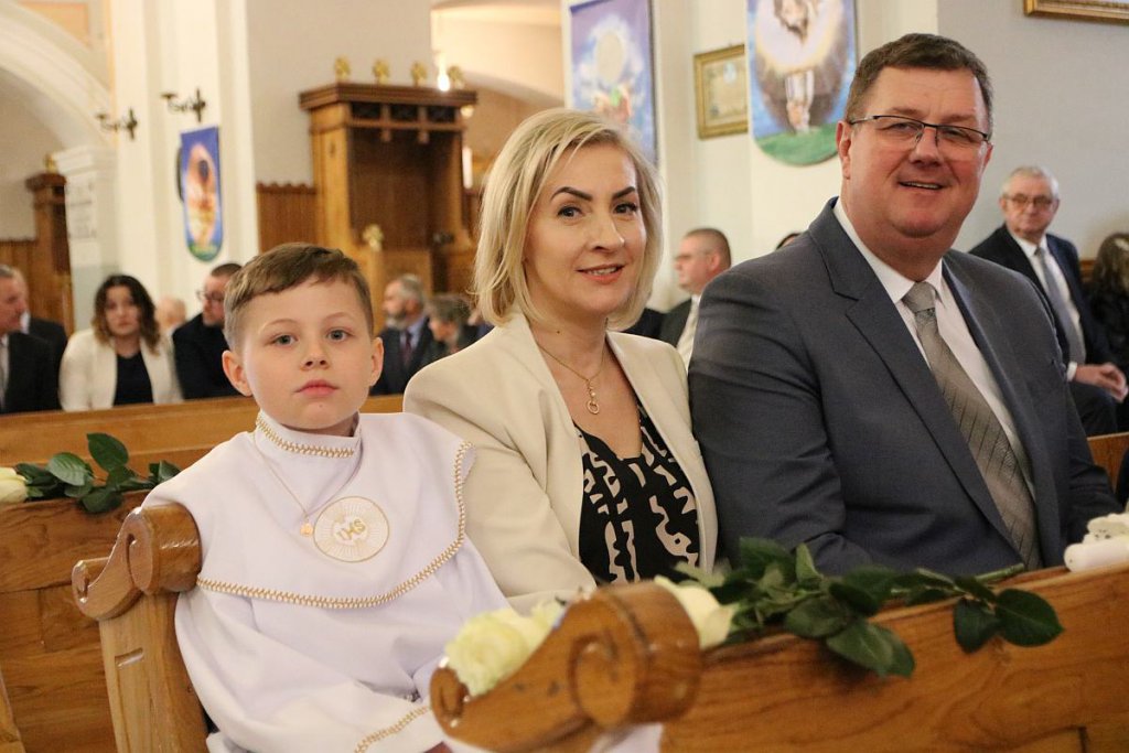 I Komunia Święta w ostrołęckiej farze [14.05.2022] - zdjęcie #100 - eOstroleka.pl
