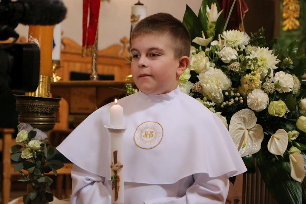 I Komunia Święta w ostrołęckiej farze [14.05.2022] - zdjęcie #74 - eOstroleka.pl