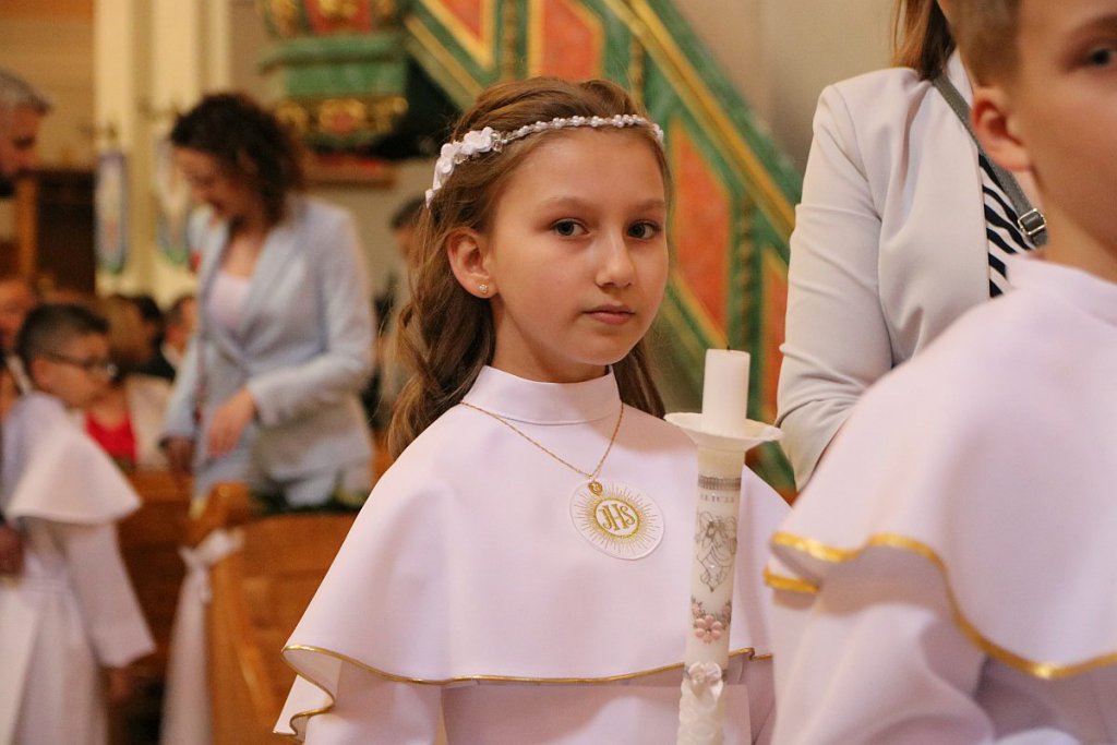 I Komunia Święta w ostrołęckiej farze [14.05.2022] - zdjęcie #73 - eOstroleka.pl