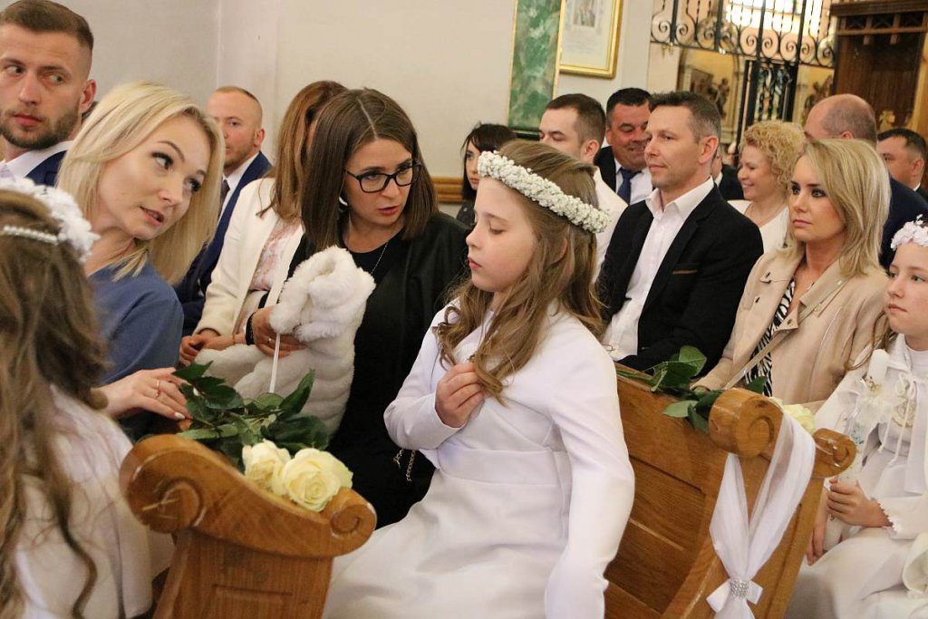 I Komunia Święta w ostrołęckiej farze [14.05.2022] - zdjęcie #51 - eOstroleka.pl