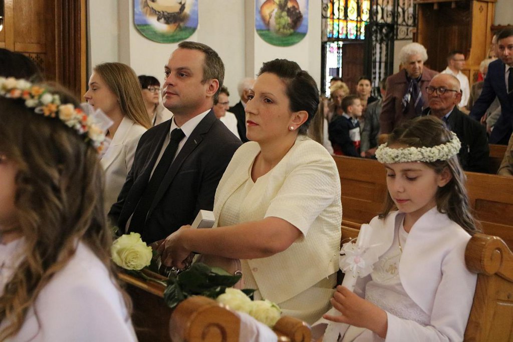 I Komunia Święta w ostrołęckiej farze [14.05.2022] - zdjęcie #45 - eOstroleka.pl