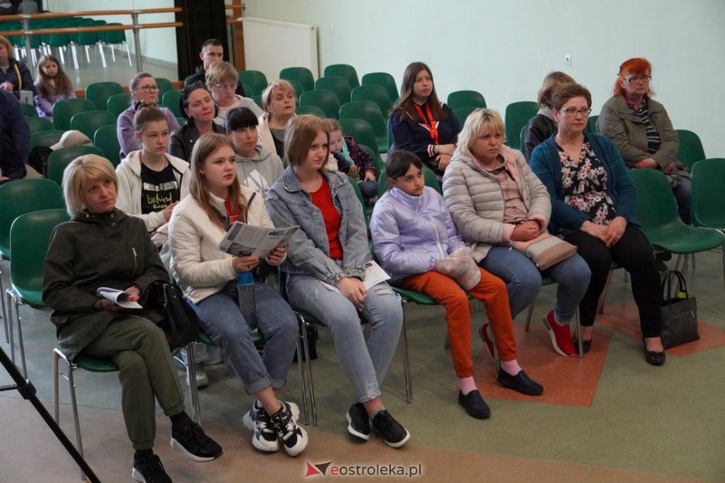 Spotkanie informacyjne dla uchodźców z Ukrainy [14.05.2022] - zdjęcie #11 - eOstroleka.pl
