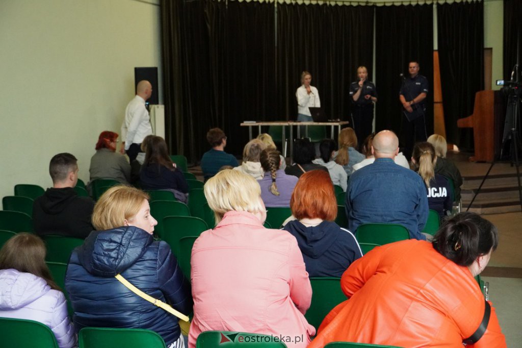 Spotkanie informacyjne dla uchodźców z Ukrainy [14.05.2022] - zdjęcie #15 - eOstroleka.pl
