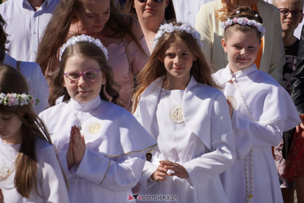 I Komunia Święta w parafii pw. św. Wojciecha w Ostrołęce [15.05.2022] - zdjęcie #11 - eOstroleka.pl