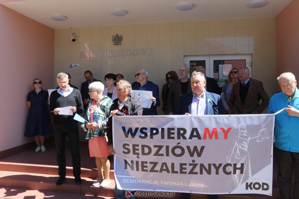 Protest sędziów w Ostrołęce [18.05.2022] - zdjęcie #1 - eOstroleka.pl