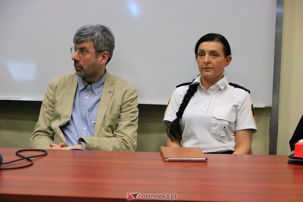 Debata o bezpieczeństwie seniorów z ostrołęcką policją [19.05.2022] - zdjęcie #5 - eOstroleka.pl