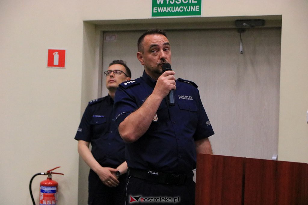 Debata o bezpieczeństwie seniorów z ostrołęcką policją [19.05.2022] - zdjęcie #15 - eOstroleka.pl