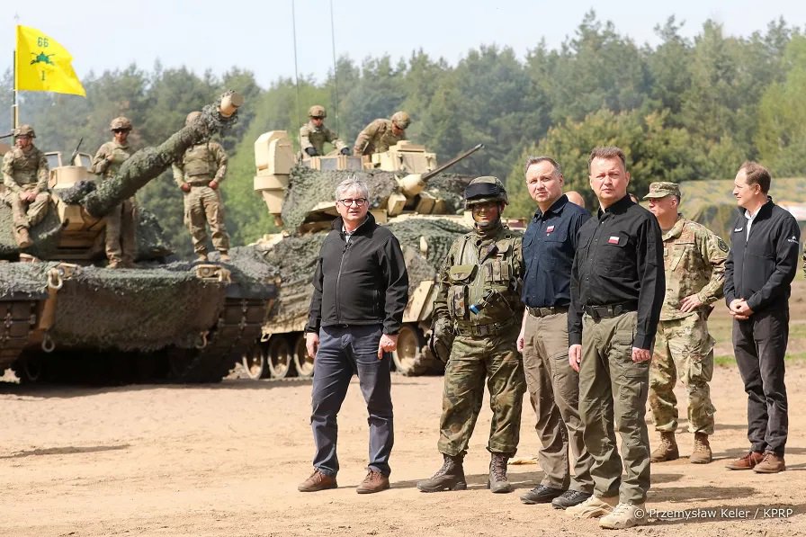 Ćwiczenia DEFENDER–Europe 22 w Nowogrodzie z udziałem Prezydenta PR Andrzeja Dudy [19.05.2022] - zdjęcie #26 - eOstroleka.pl