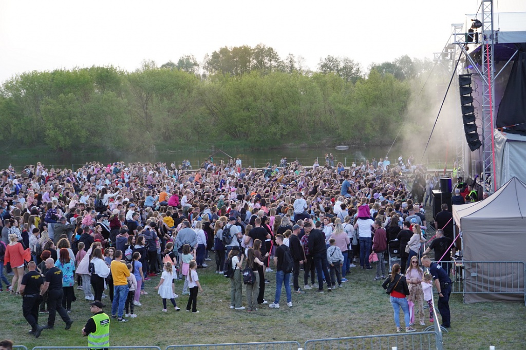Dni Ostrołęki 2022: Koncert Roksany Węgiel [20.05.2022] - zdjęcie #22 - eOstroleka.pl