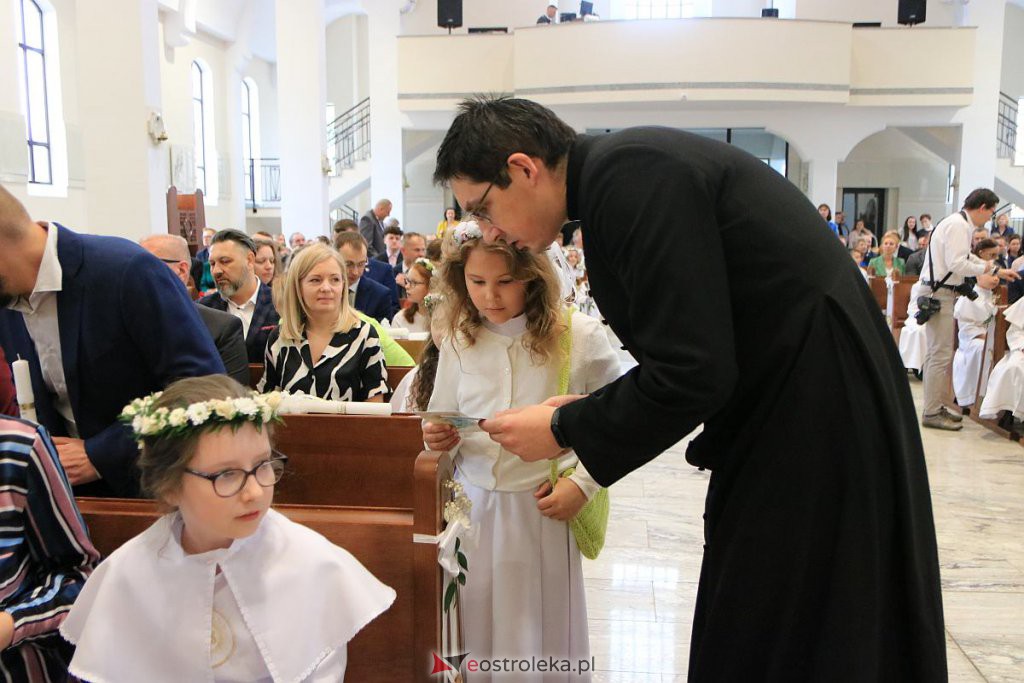 I Komunia Święta w parafi pw. św. Franciszka z Asyżu [21.05.2022] - zdjęcie #34 - eOstroleka.pl
