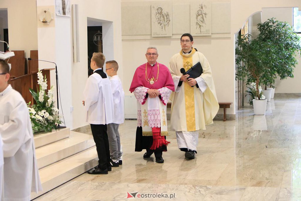 I Komunia Święta w parafi pw. św. Franciszka z Asyżu [21.05.2022] - zdjęcie #61 - eOstroleka.pl