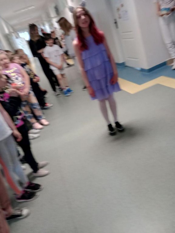 “Dzień Idola” w czwórce. Uczniowie wcielali się w role osób, które podziwiają [13.05.2022] - zdjęcie #21 - eOstroleka.pl