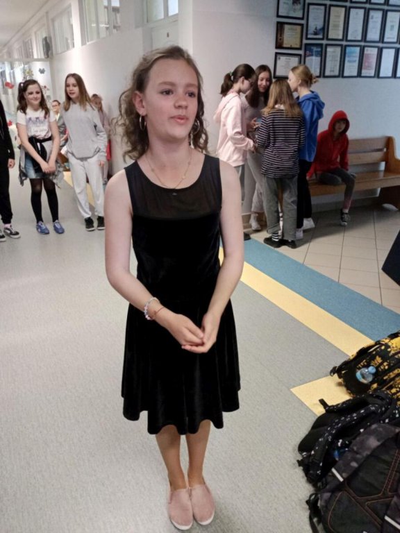 “Dzień Idola” w czwórce. Uczniowie wcielali się w role osób, które podziwiają [13.05.2022] - zdjęcie #19 - eOstroleka.pl