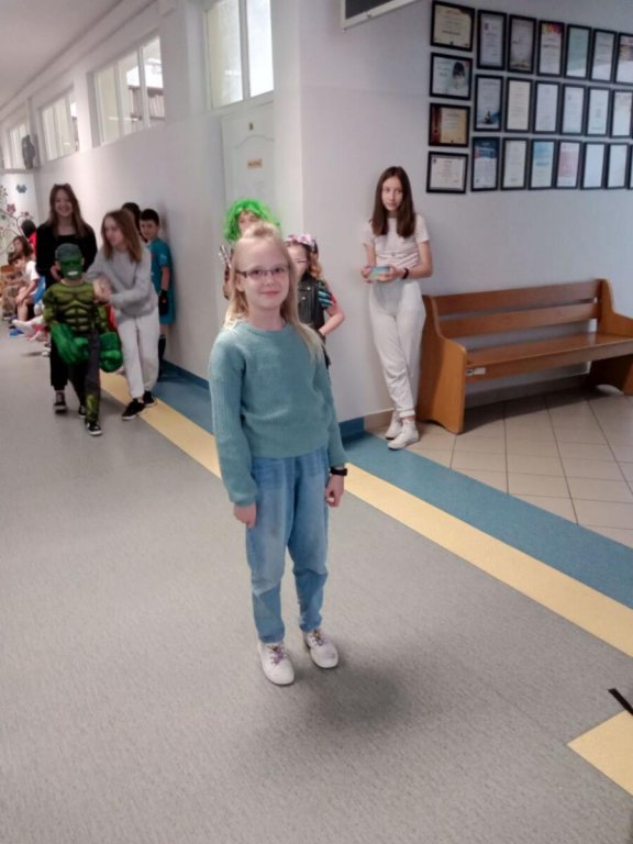 “Dzień Idola” w czwórce. Uczniowie wcielali się w role osób, które podziwiają [13.05.2022] - zdjęcie #1 - eOstroleka.pl