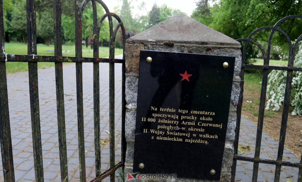 Cmentarz żołnierzy radzieckich w Ostrołęce [25.05.2022] - zdjęcie #2 - eOstroleka.pl