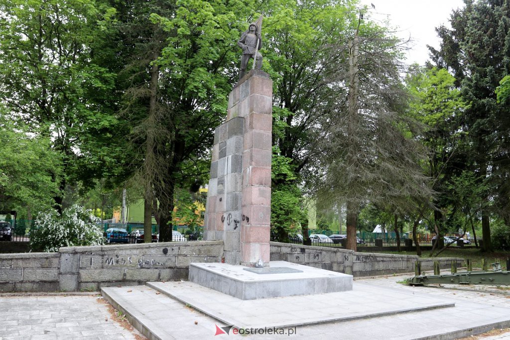 Cmentarz żołnierzy radzieckich w Ostrołęce [25.05.2022] - zdjęcie #5 - eOstroleka.pl