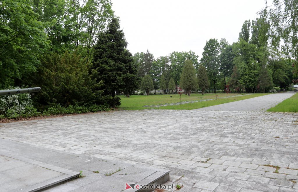 Cmentarz żołnierzy radzieckich w Ostrołęce [25.05.2022] - zdjęcie #10 - eOstroleka.pl