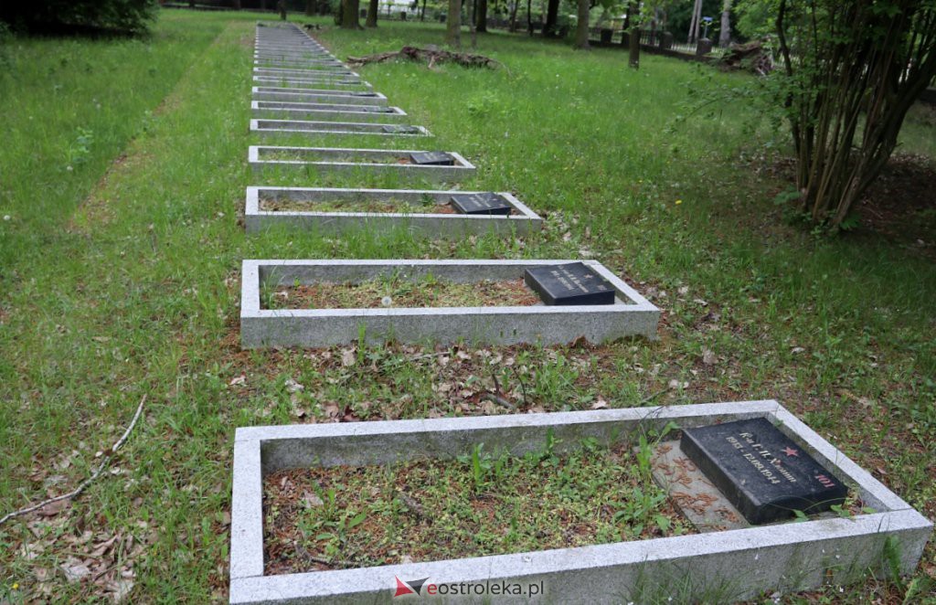 Cmentarz żołnierzy radzieckich w Ostrołęce [25.05.2022] - zdjęcie #16 - eOstroleka.pl