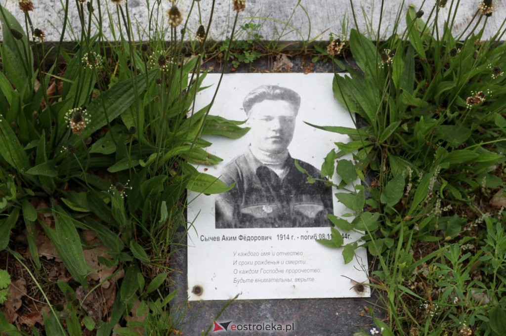 Cmentarz żołnierzy radzieckich w Ostrołęce [25.05.2022] - zdjęcie #23 - eOstroleka.pl