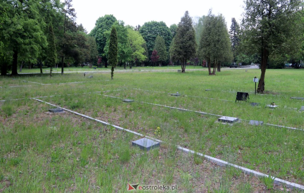 Cmentarz żołnierzy radzieckich w Ostrołęce [25.05.2022] - zdjęcie #36 - eOstroleka.pl