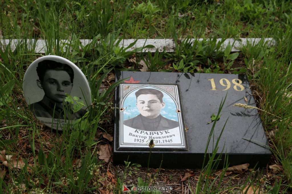Cmentarz żołnierzy radzieckich w Ostrołęce [25.05.2022] - zdjęcie #39 - eOstroleka.pl