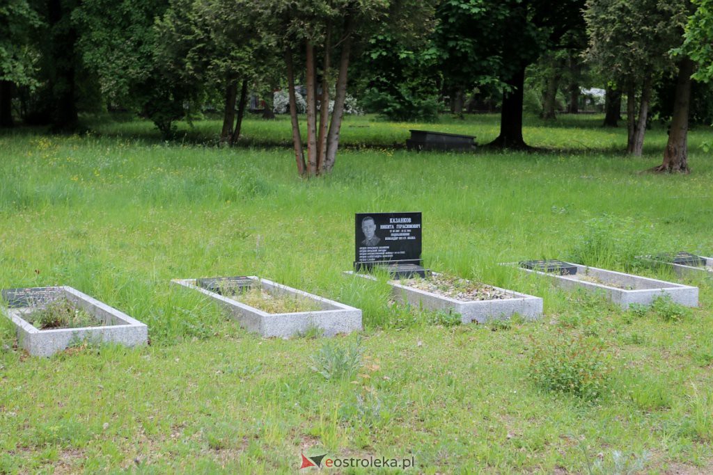 Cmentarz żołnierzy radzieckich w Ostrołęce [25.05.2022] - zdjęcie #51 - eOstroleka.pl