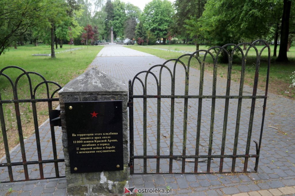 Cmentarz żołnierzy radzieckich w Ostrołęce [25.05.2022] - zdjęcie #52 - eOstroleka.pl