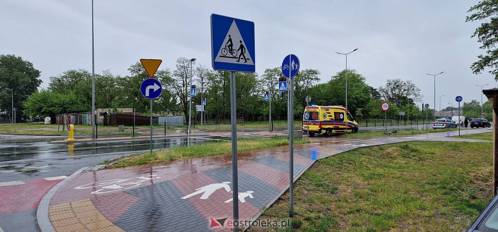 Wypadek przy aquaparku. Rowerzysta zabrany do szpitala [25.05.2022] - zdjęcie #3 - eOstroleka.pl