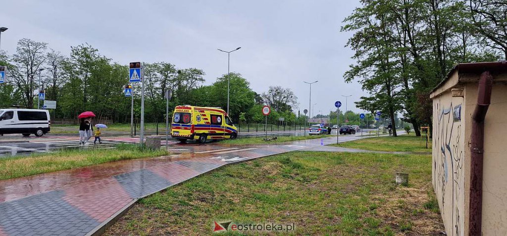 Wypadek przy aquaparku. Rowerzysta zabrany do szpitala [25.05.2022] - zdjęcie #6 - eOstroleka.pl