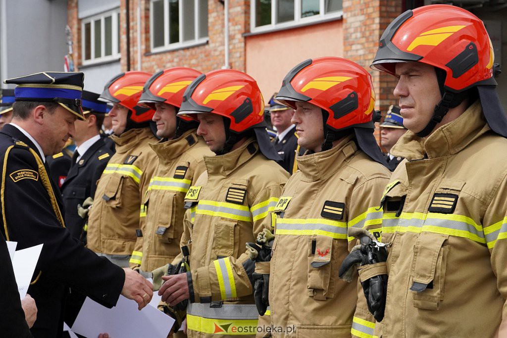 Uroczysty apel z okazji Dnia Strażaka i 30-lecia PSP [27.05.2022] - zdjęcie #40 - eOstroleka.pl