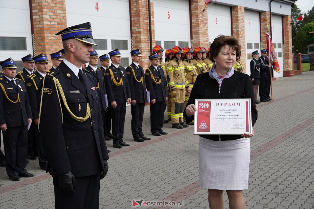 Uroczysty apel z okazji Dnia Strażaka i 30-lecia PSP [27.05.2022] - zdjęcie #27 - eOstroleka.pl