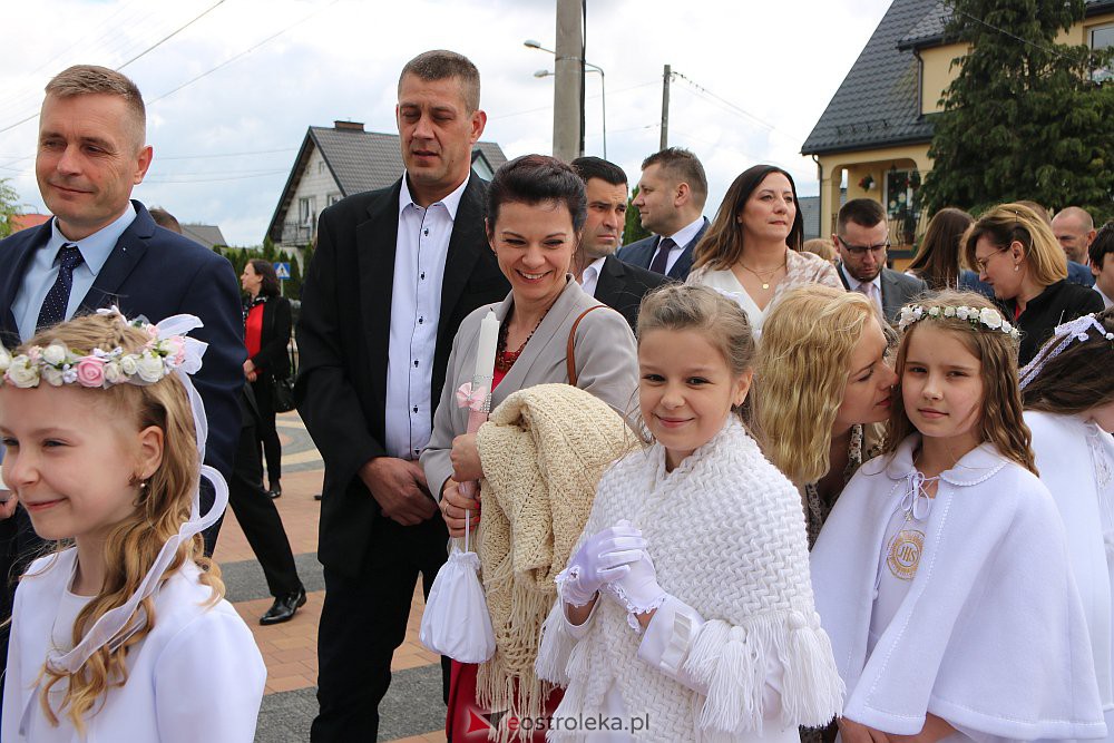Pierwsza Komunia Święta w kościele pw. NMP Królowej Rodzin [29.05.2022] - zdjęcie #5 - eOstroleka.pl