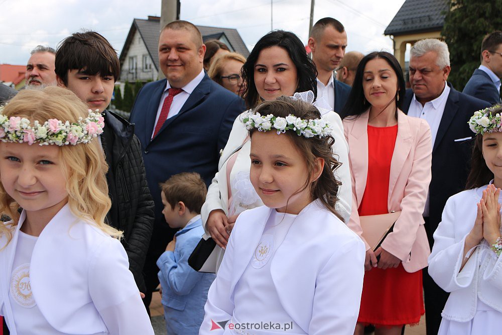 Pierwsza Komunia Święta w kościele pw. NMP Królowej Rodzin [29.05.2022] - zdjęcie #9 - eOstroleka.pl