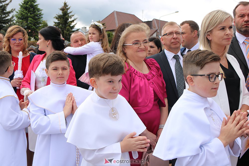 Pierwsza Komunia Święta w kościele pw. NMP Królowej Rodzin [29.05.2022] - zdjęcie #21 - eOstroleka.pl