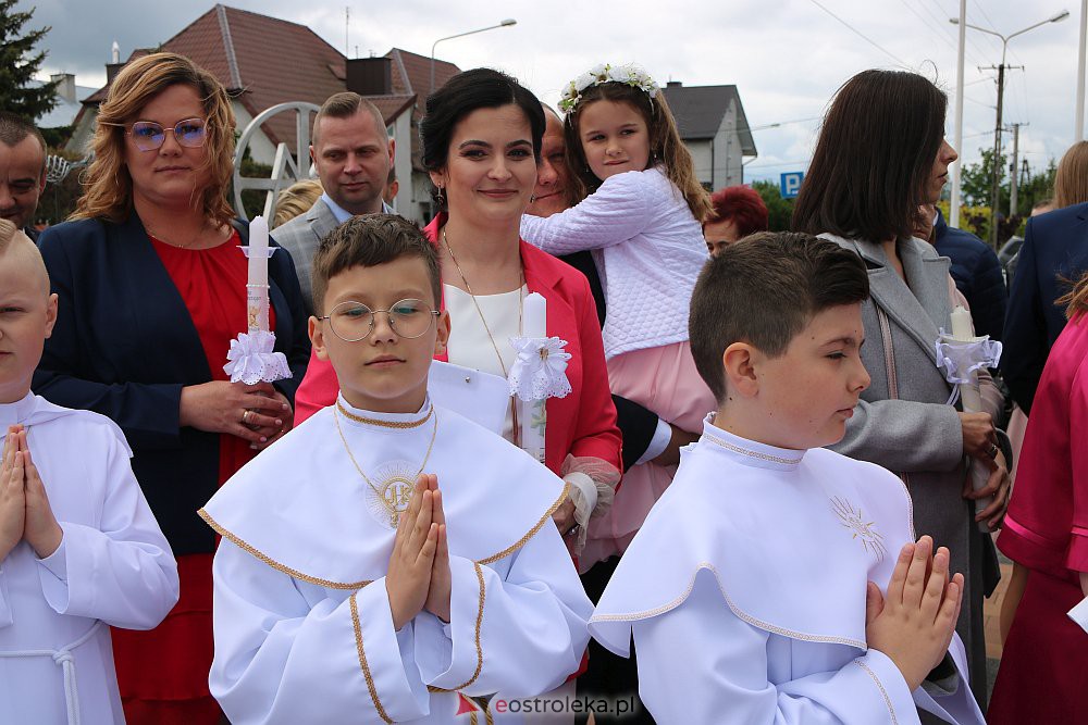 Pierwsza Komunia Święta w kościele pw. NMP Królowej Rodzin [29.05.2022] - zdjęcie #23 - eOstroleka.pl