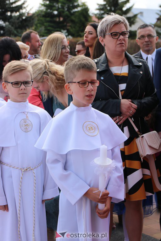 Pierwsza Komunia Święta w kościele pw. NMP Królowej Rodzin [29.05.2022] - zdjęcie #48 - eOstroleka.pl