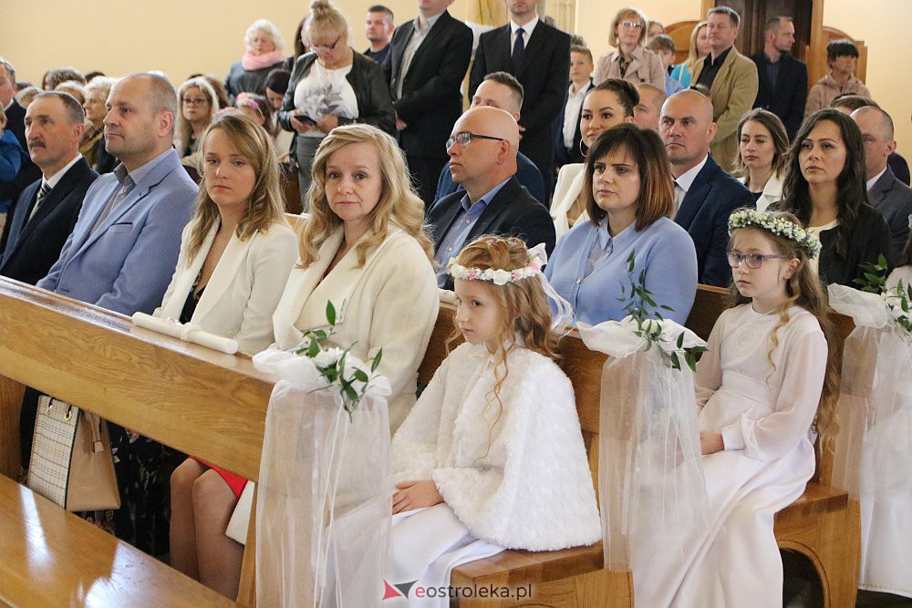 Pierwsza Komunia Święta w kościele pw. NMP Królowej Rodzin [29.05.2022] - zdjęcie #87 - eOstroleka.pl