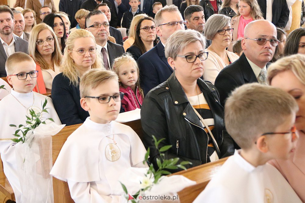 Pierwsza Komunia Święta w kościele pw. NMP Królowej Rodzin [29.05.2022] - zdjęcie #10 - eOstroleka.pl