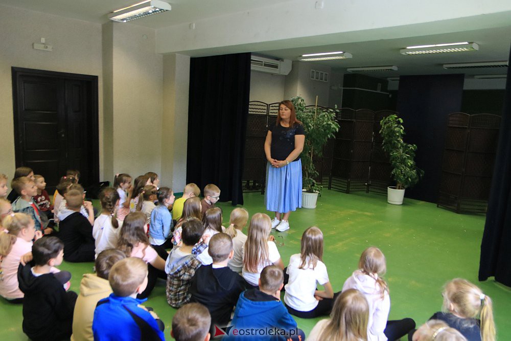 Promyki Dziesiątki - spektakl Ważne co w środku [31.05.2022] - zdjęcie #44 - eOstroleka.pl