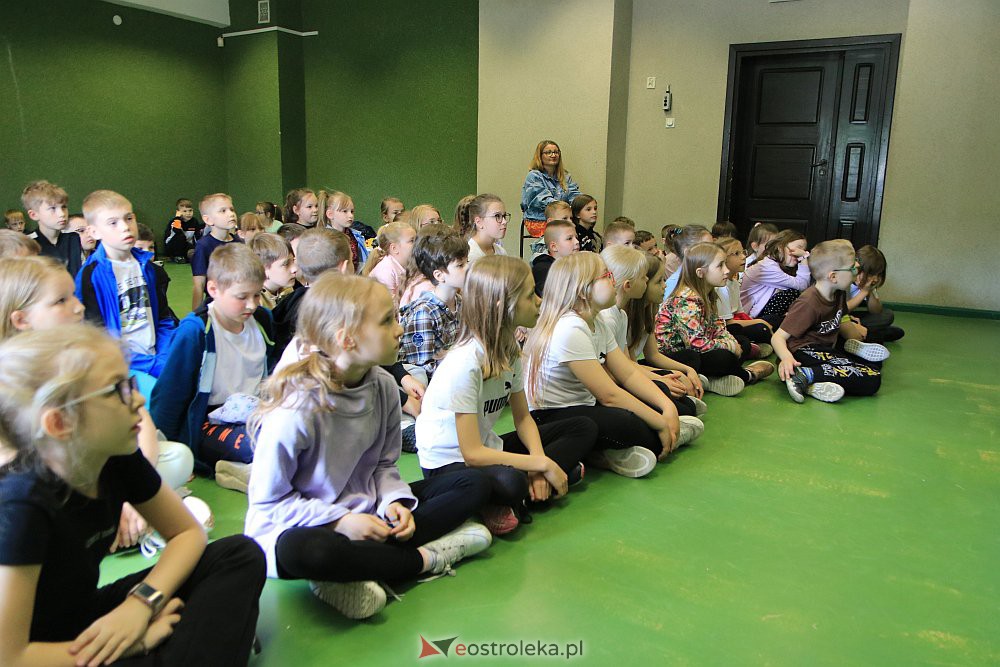 Promyki Dziesiątki - spektakl Ważne co w środku [31.05.2022] - zdjęcie #42 - eOstroleka.pl