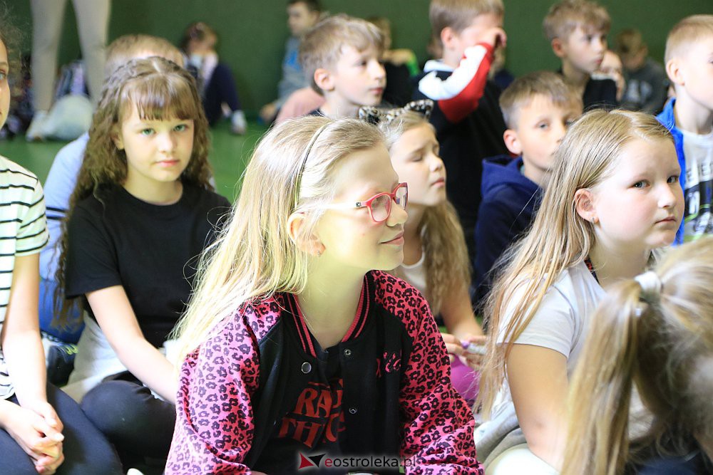 Promyki Dziesiątki - spektakl Ważne co w środku [31.05.2022] - zdjęcie #38 - eOstroleka.pl