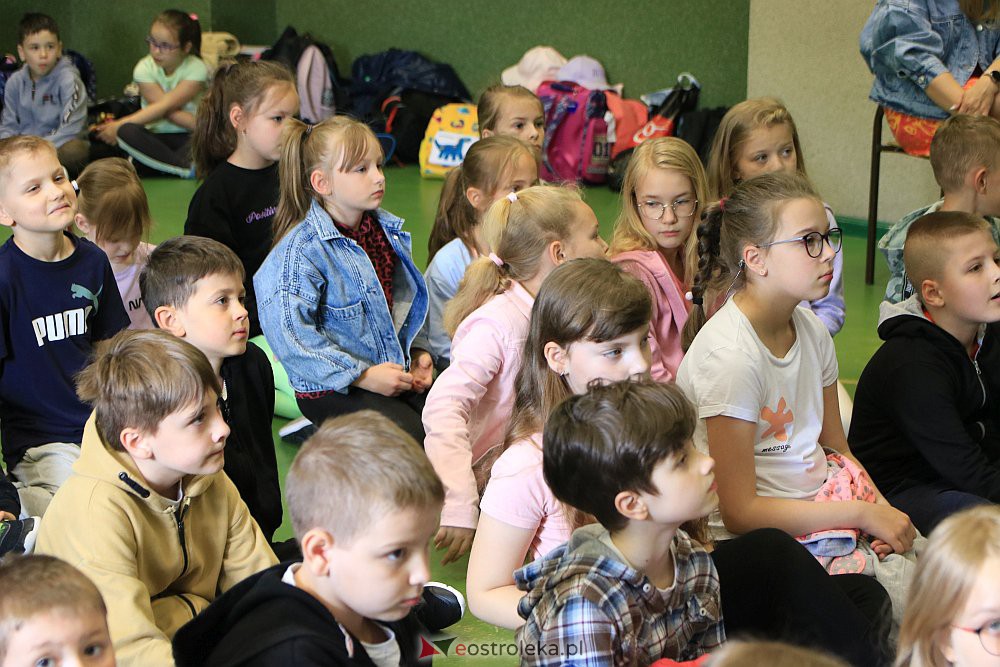 Promyki Dziesiątki - spektakl Ważne co w środku [31.05.2022] - zdjęcie #34 - eOstroleka.pl