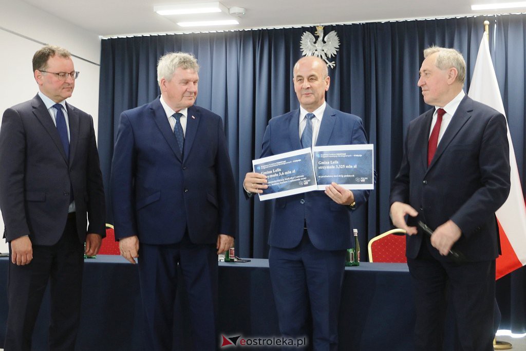 Wręczenie rządowych promes na inwestycje [31.05.2022] - zdjęcie #30 - eOstroleka.pl