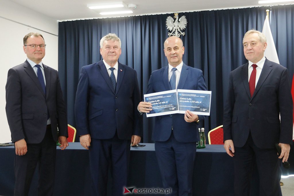 Wręczenie rządowych promes na inwestycje [31.05.2022] - zdjęcie #29 - eOstroleka.pl