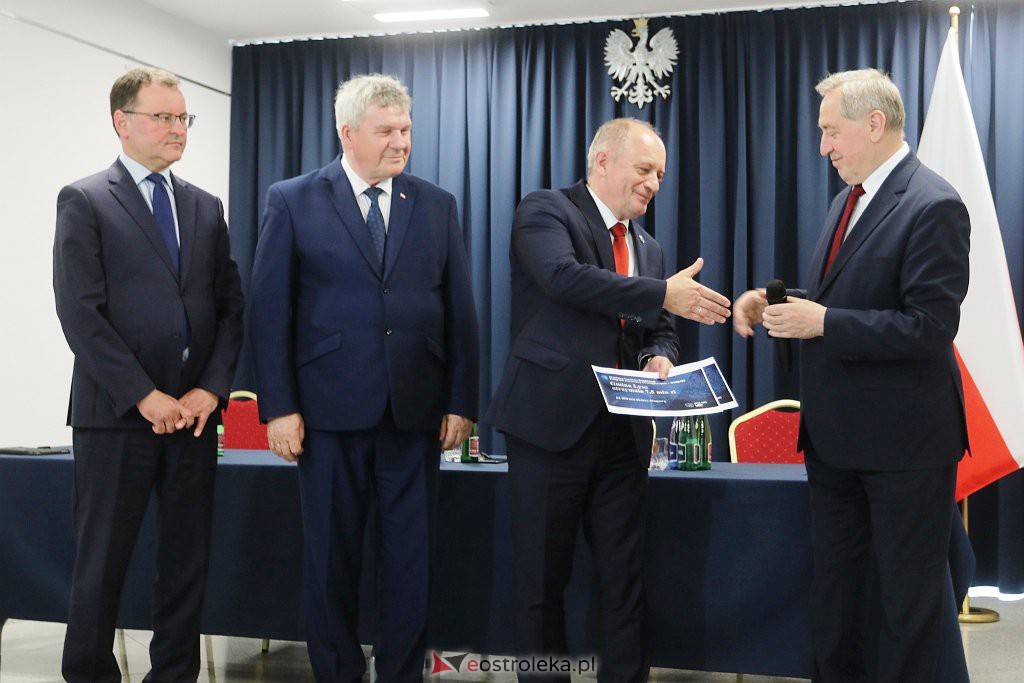 Wręczenie rządowych promes na inwestycje [31.05.2022] - zdjęcie #28 - eOstroleka.pl